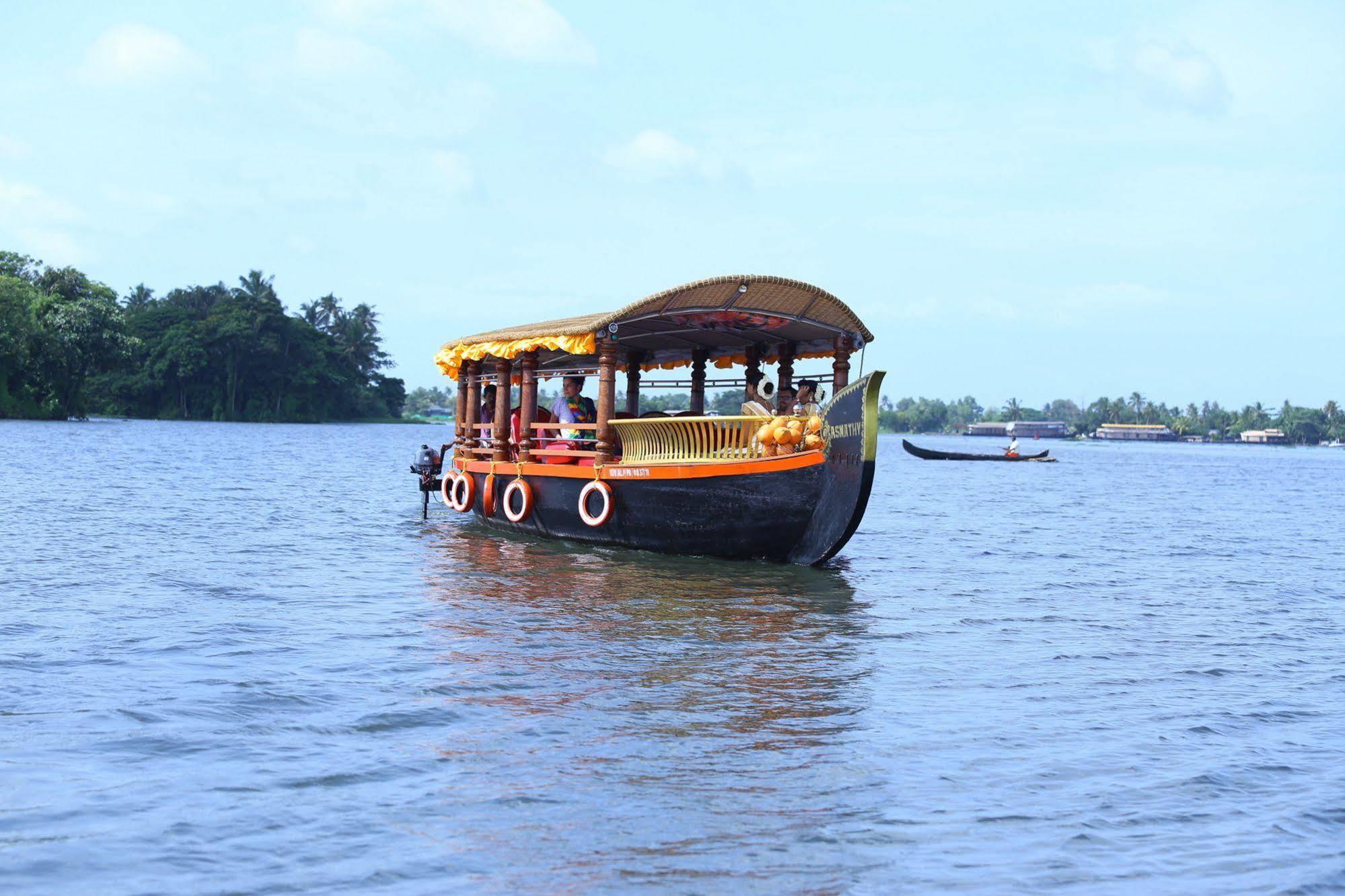 Pagoda Resorts Alappuzha Exterior foto